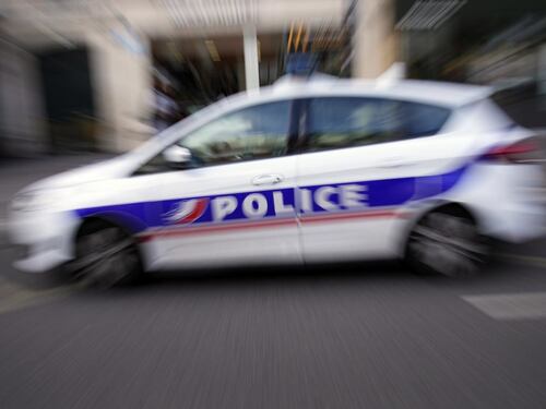 Parigi, bambina trovata morta nella lavatrice: cos'è successo