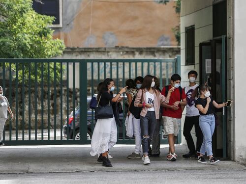 Scuola, Azzolina bocciata: la febbre si misura in classe