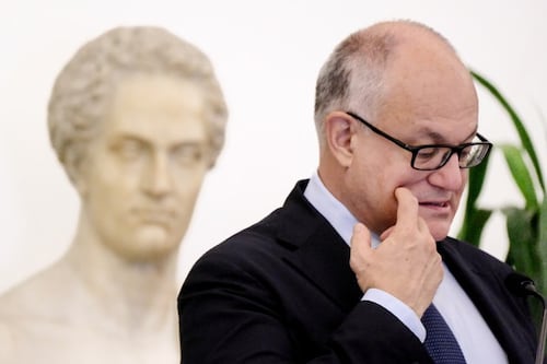 Gualtieri all'Expo con la stampa "amica": ecco il costo del viaggio