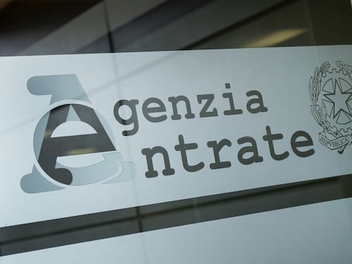 Arriva l'algoritmo per stanare gli evasori: incrocia i dati di conti correnti e bollette