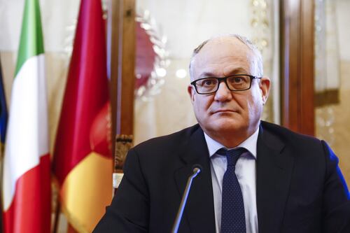 Capodanno a Roma, è bufera sul Campidoglio dopo il benservito a Tony Effe