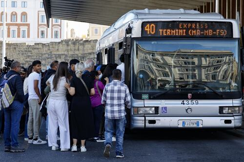 Roma, il solito sciopero dei bus (con weekend lungo). Il motivo? Genocidio a Gaza