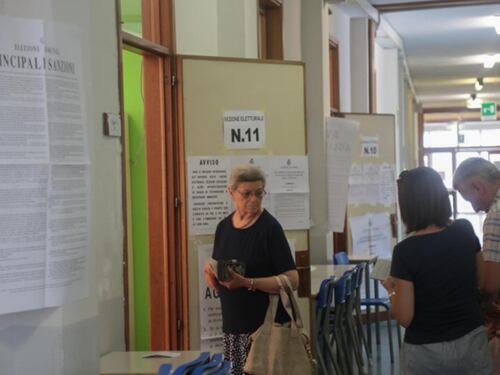 Si vota, il centrodestra lancia l’assalto ai fortini rossi