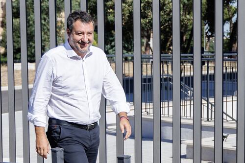 Salvini, ecco la ricetta: “Più militari in strada. Voto in autunno e niente ballottaggio”