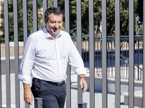Salvini, ecco la ricetta: “Più militari in strada. Voto in autunno e niente ballottaggio”