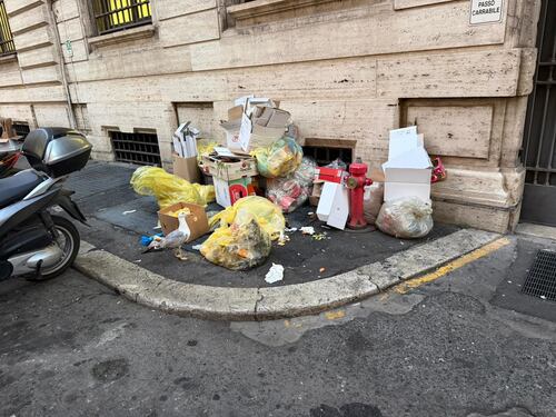 Salasso rifiuti, quest'anno la Tari aumenta ma la città è ancora sporca