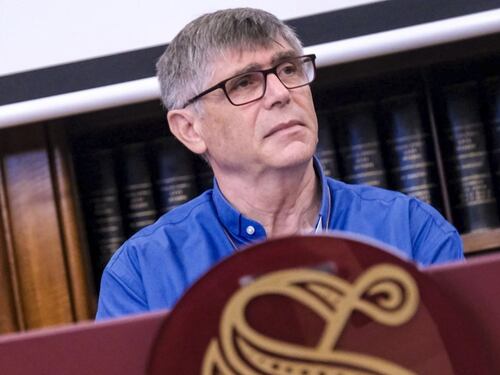 Don Patriciello, il parroco di Caivano contro De Luca: "Pugnalata al cuore"