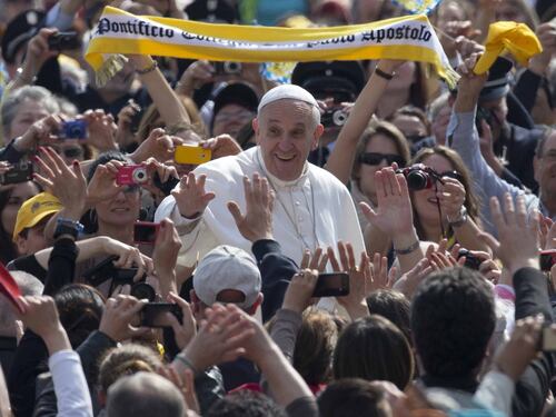 Il Papa ai giovani: «Volete essere apostoli di Gesù?»