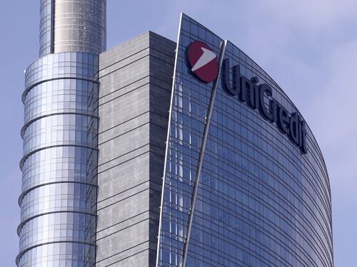 UNICREDIT, NEL TERZO TRIMESTRE L'UTILE NETTO SALE A 1,1 MILIARDI