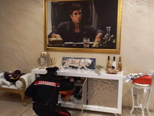 Pusher e vedette col mito di Scarface. Blitz alla Borghesiana: 13 arresti