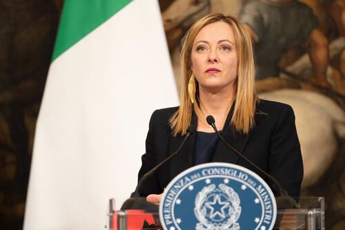 Caso Cospito, Meloni sull'aggressione alla troupe del Tg2: non arretriamo
