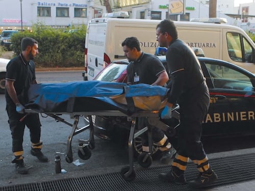 Mostra la pistola al medico e parte un colpo: ucciso un 69enne