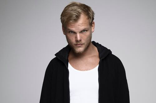 Avicii, ipotesi suicidio. La famiglia: "Voleva pace"