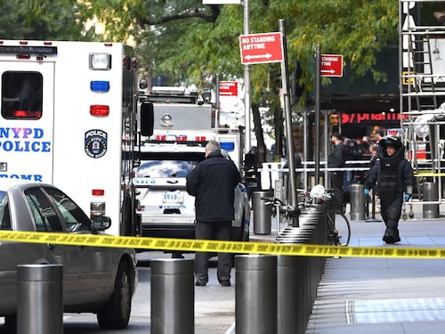 Pacchi bomba a Obama e ai Clinton. Evacuata la sede della Cnn