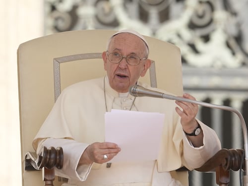Strage dei bambini in Texas, Papa Francesco contro il traffico di armi