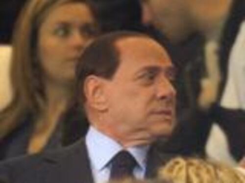 Silvio evita la piazza e festeggia allo stadio