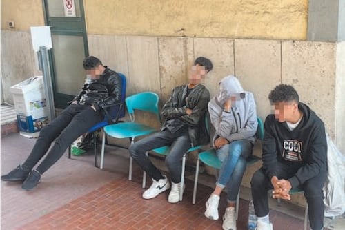 Minori stranieri e soli, se ne trovano 50 al mese. Il report su Roma e Lazio
