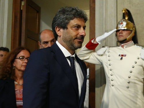 Il Pd spaccato sul premier prova con Fico. Ma lui si sfila
