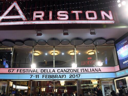 Sanremo 2017, ahi Maria! Atzei patchwork, Turci androgina sexy
