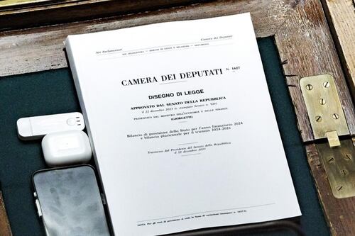 Legge di Bilancio, ok definitivo alla Camera. Meloni: maggioranza compatta