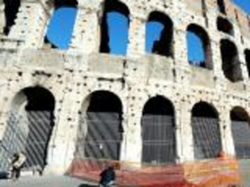 Colosseo, Procura e Corte dei Conti indagano sul piano di restauro Tod's