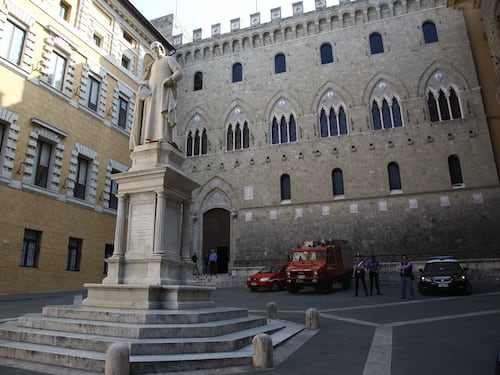 Morte di David Rossi, indagati tre pm di Siena. "Falsità ideologica e omissioni sul sopralluogo"