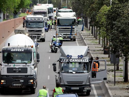 Carburanti alle stelle, la speculazione distrugge il settore. Si rischia la rivolta dei trasportatori