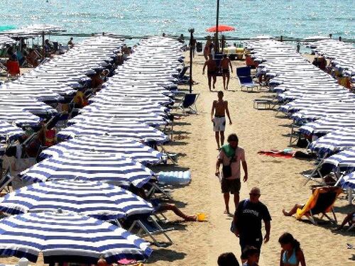 Spiagge libere ma a numero chiuso