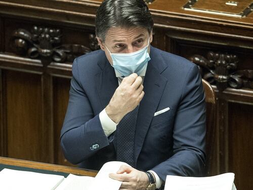 Conte, prima prova alla Camera: "Ho fiducia nei parlamentari". Domani la conta finale in Senato
