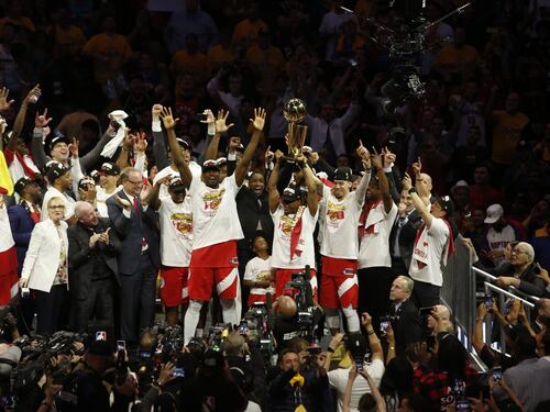 I Raptors battono Golden State: primo trionfo canadese in Nba