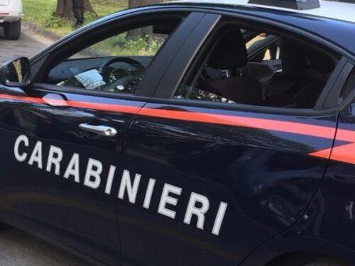 Botte ai genitori per farsi dare 60mila euro: arrestato
