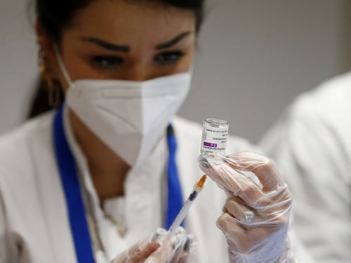 La denuncia sull’assurdità del green pass per i medici: scadenza vicina, ora che si fa?