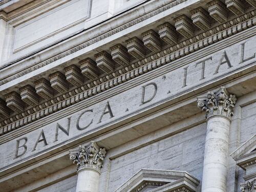 Allarme di Bankitalia, crolla il reddito delle famiglie