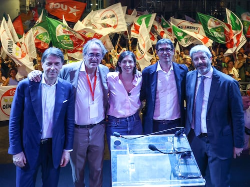 Sondaggio, il centrodestra supera il campo largo. E Vannacci...