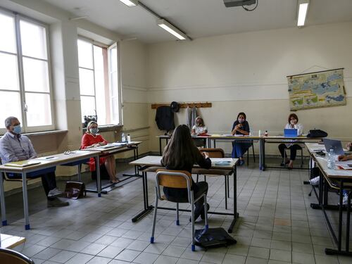 Maturità, uno studente su 5 non sa quale mascherina usare. Ecco tutte le regole