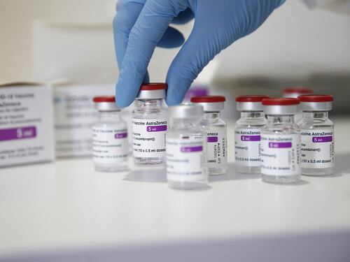 L'Italia si libera di AstraZeneca e regala 1,2 milioni di vaccini all'Iran