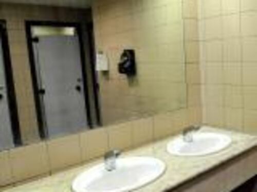 Nelle stazioni le toilette come latrine