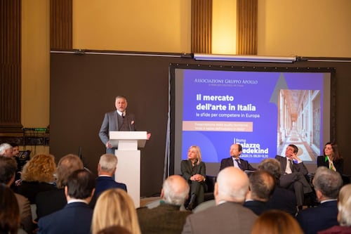 Il mercato dell'arte vale 1,36 miliardi. Giuli: "Iva verrà abbassata"
