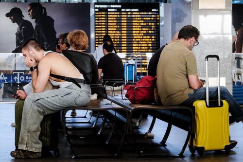 Roma, stazione Termini in tilt: disagi e treni in ritardo o cancellati. Che succede
