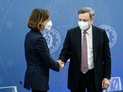 Bisogna mettere al riparo i governi dai giudici politicizzati: immunità parlamentare da ripristinare