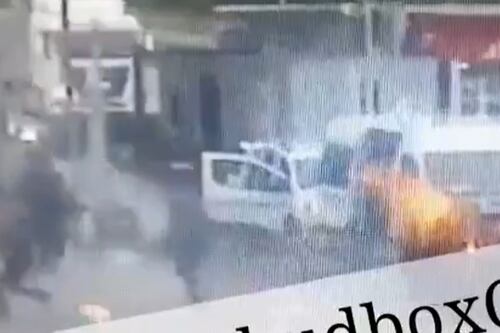 Francia, l'auto contro il cellulare poi gli spari: spunta il video choc dell'evasione