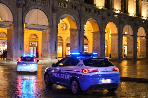 Marocchino positivo al Covid esce di casa e va a rubare