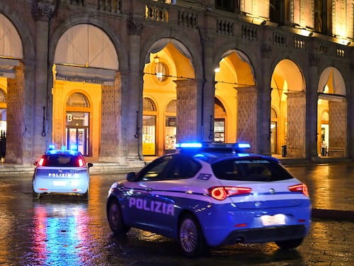 Marocchino positivo al Covid esce di casa e va a rubare