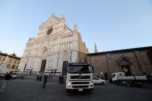 Firenze, tragedia in basilica. I rilievi delle forze dell'ordine