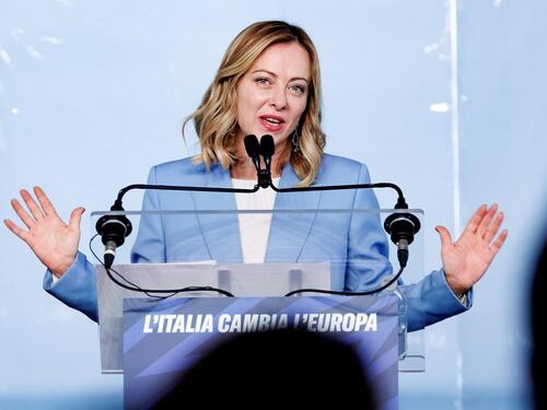 Europee, Meloni in campo: "Mandiamo la sinistra all'opposizione anche in Ue"