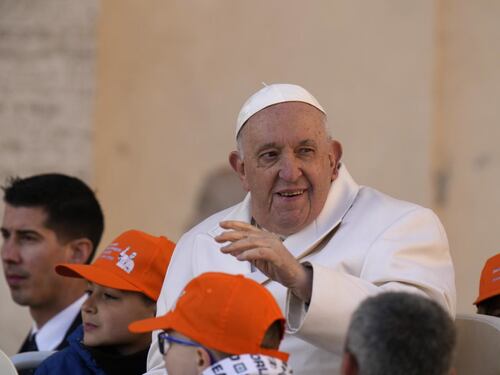 Il bollettino dei medici del Gemelli su Papa Francesco: bronchite infettiva