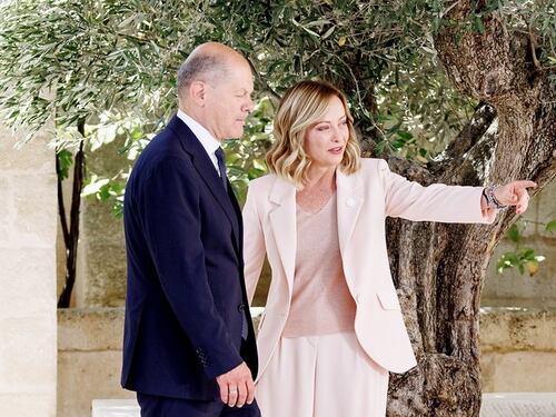 Meloni-Scholz, telefonata su migranti e controlli alle frontiere: "Stretto raccordo"