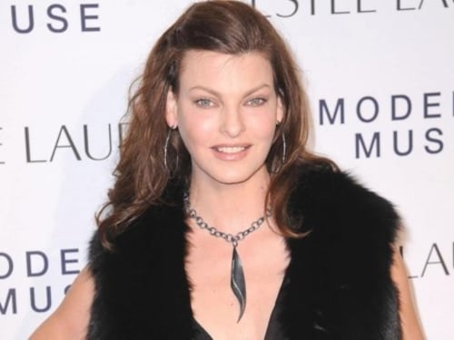 Linda Evangelista si confessa, cosa dice sulla sua malattia