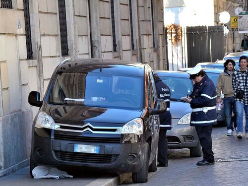 Sosta selvaggia nella Capitale, inchiesta della Procura: a processo 10 automobilisti