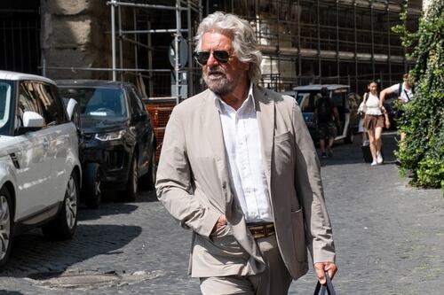 Grillo torna in campo e affonda il M5S di Conte: “Si sono montati la testa”. Le bordate